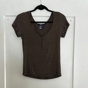 H&M Brown Fitted Buttoned T-Shirt